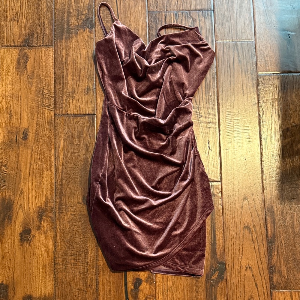Windsor Elegant Velvet Burgundy Dress size m